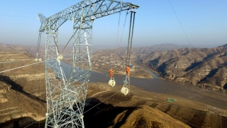 Construction of the world's highest elevation UHV t